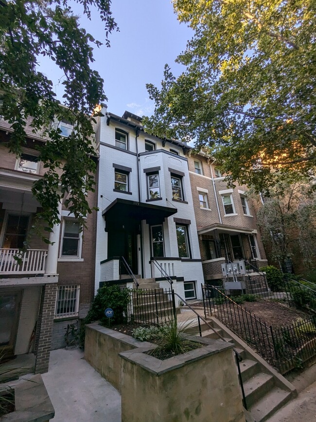 Building Photo - 1119 Columbia Rd NW