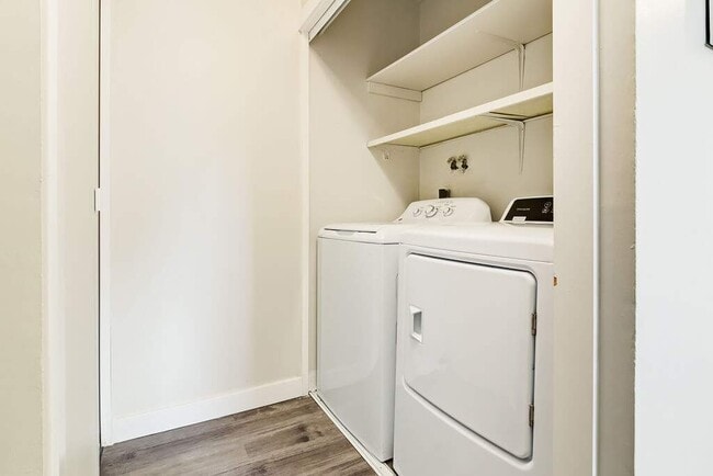 Building Photo - Poplar Grove