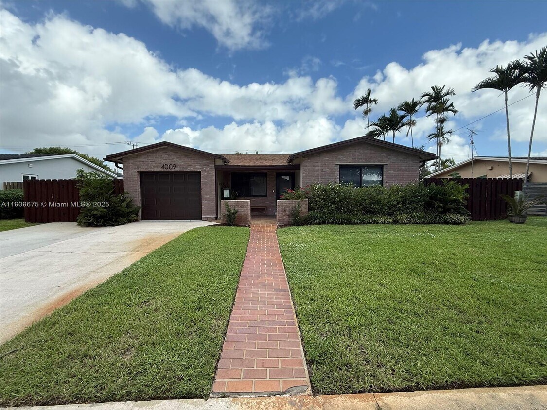 Foto principal - 4009 Jefferson St