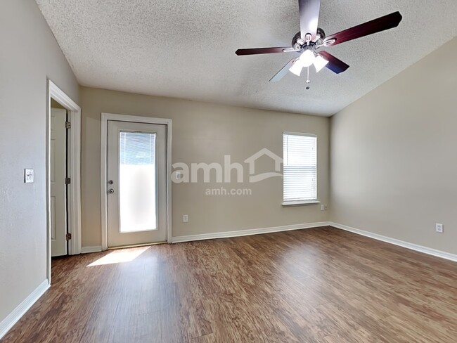 Building Photo - 1757 Chandelier Cir E