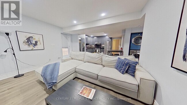 Building Photo - 2195 Dewsbury Dr