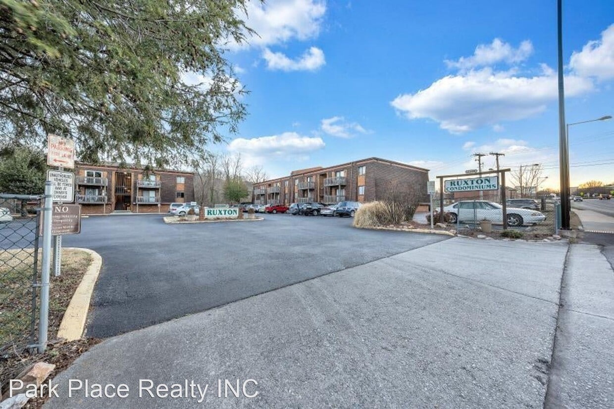 Primary Photo - Studio, 1 bath House - 2840 Colonial Ave S...