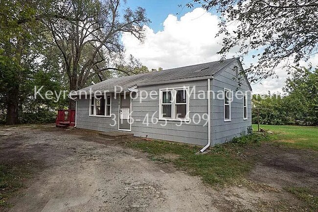 Foto del edificio - Cute 2 bedroom house on large lot with easy highway access!