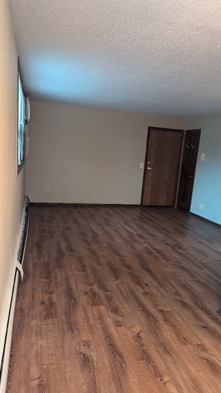 Foto principal - 901 4th St NE