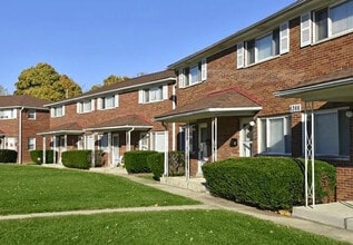 Building Photo - 6220 Ambleside Dr