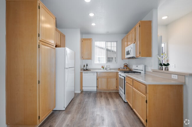 The Craftsman 2BR, 2BA - 945SF - Kitchen - The Bungalows