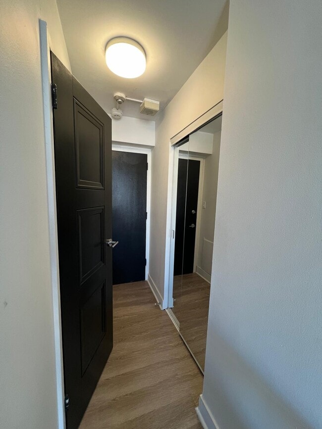 Building Photo - 105 Milton