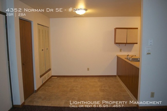 Building Photo - 4352 Norman Dr SE