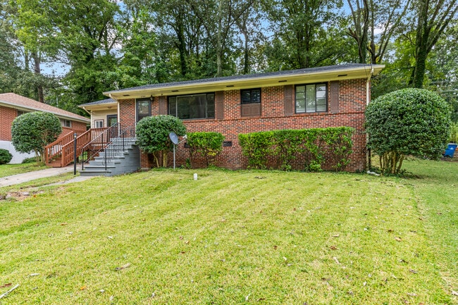 Building Photo - 2788 Lancaster Dr