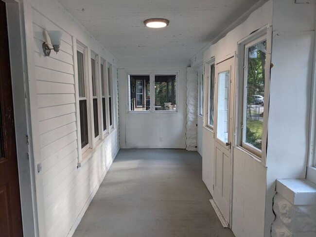Building Photo - Two Story Bungalow