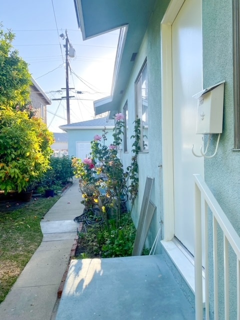 Walkway to Entrance - 707 Sartori Ave