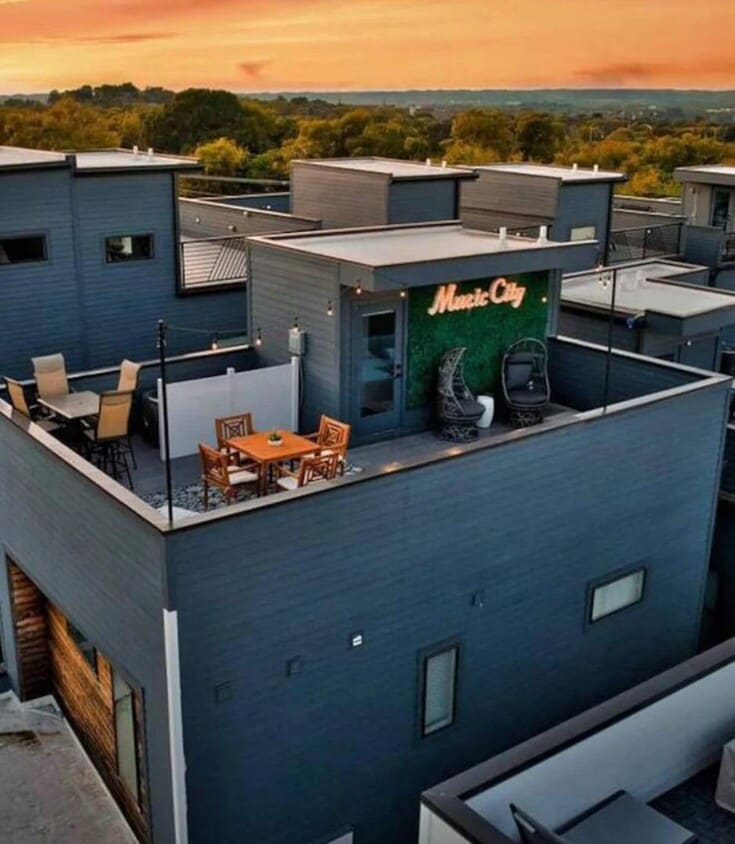 Photo - 2718 Delaware Ave