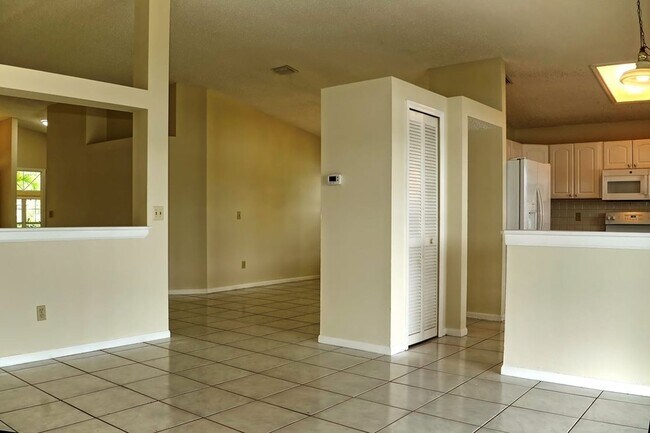 Foto del edificio - Single Family Home in Hunters Creek