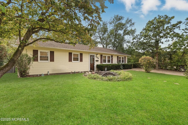 Foto del edificio - 468 Brookforest Dr