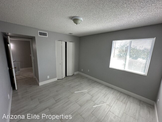 Foto del edificio - 2 br, 1.5 bath House - 1233 N 47th Place