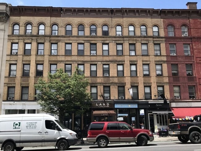 Building Photo - 452 Amsterdam Ave