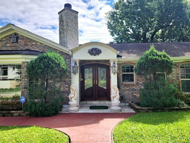 Foto del edificio - 5607 Meadow Lake Ln