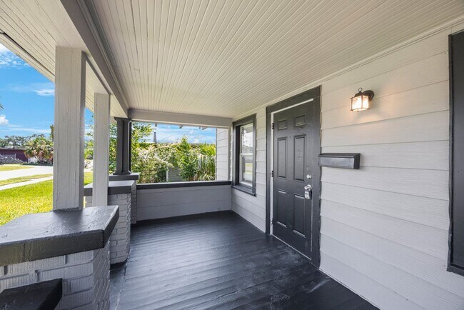 Foto del edificio - Cosy 2 bedroom 1 bath home with nice size ...