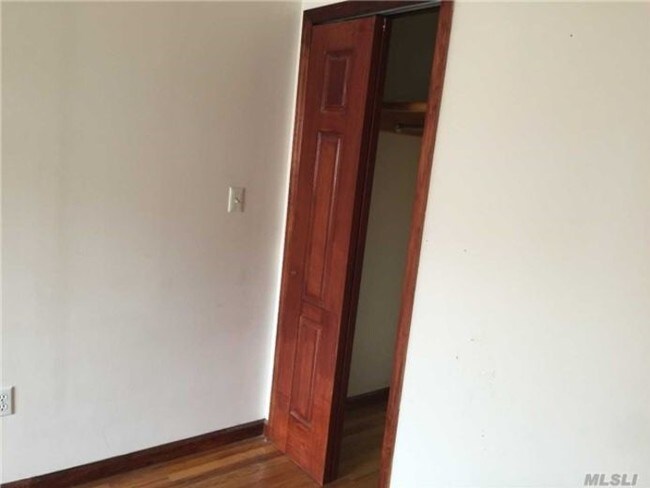 Foto del edificio - 8827 53rd Ave