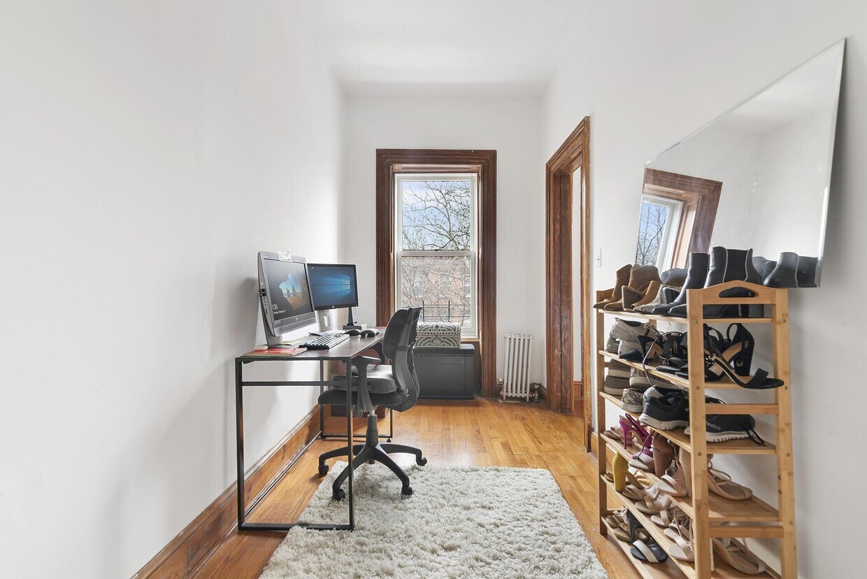Building Photo - 418 Grand Avenue