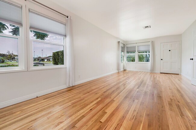 Foto del edificio - 4906 Fidler Ave