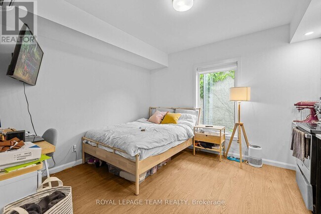 Photo du bâtiment - 506 Gladstone Ave