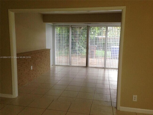 Foto del edificio - 1325 SE 1st Terrace