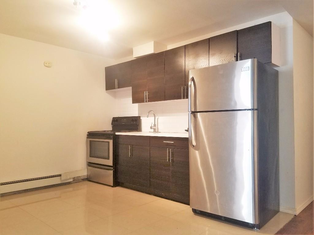 Foto principal - 294 Tompkins Ave