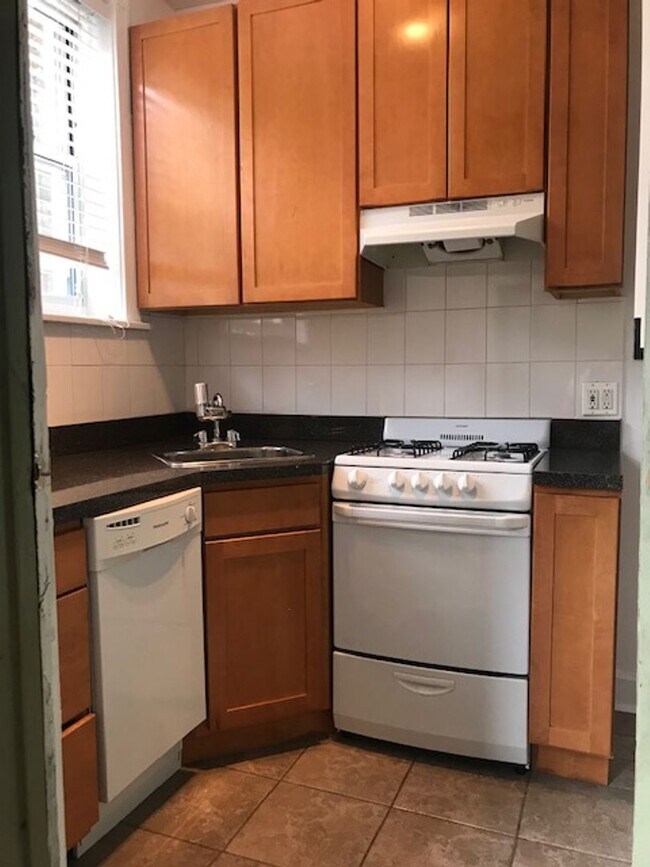 Building Photo - 5648 N. Ridge Unit 2W