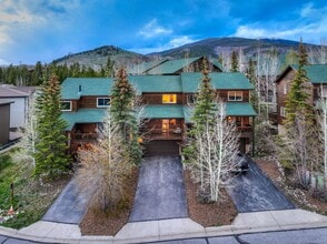 Building Photo - 7 Lookout Ridge Dr