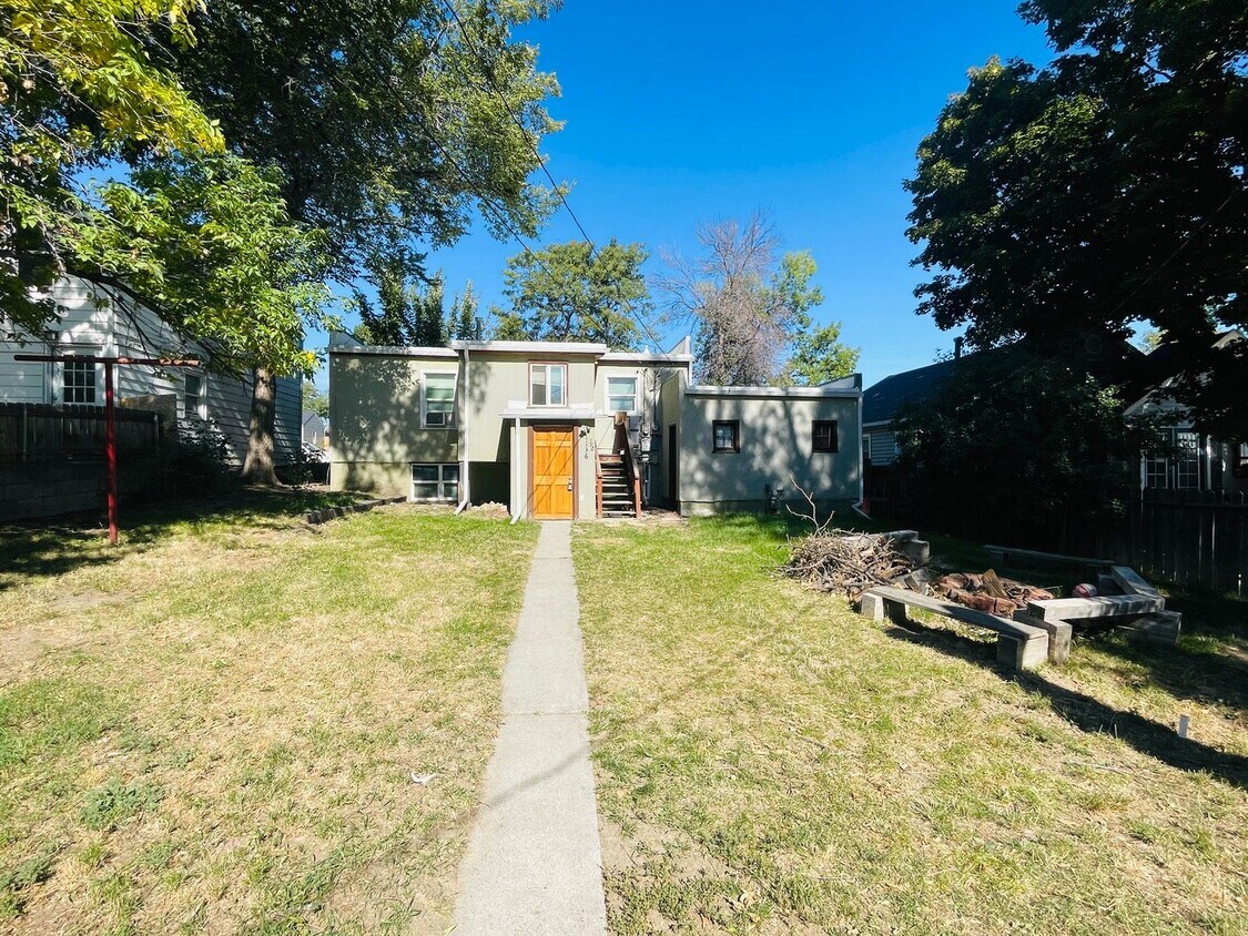 Foto principal - 218 1/2-1136 1/2 Terry Ave