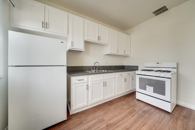 Foto del edificio - 1056 5/3 Normandie Ave-301C