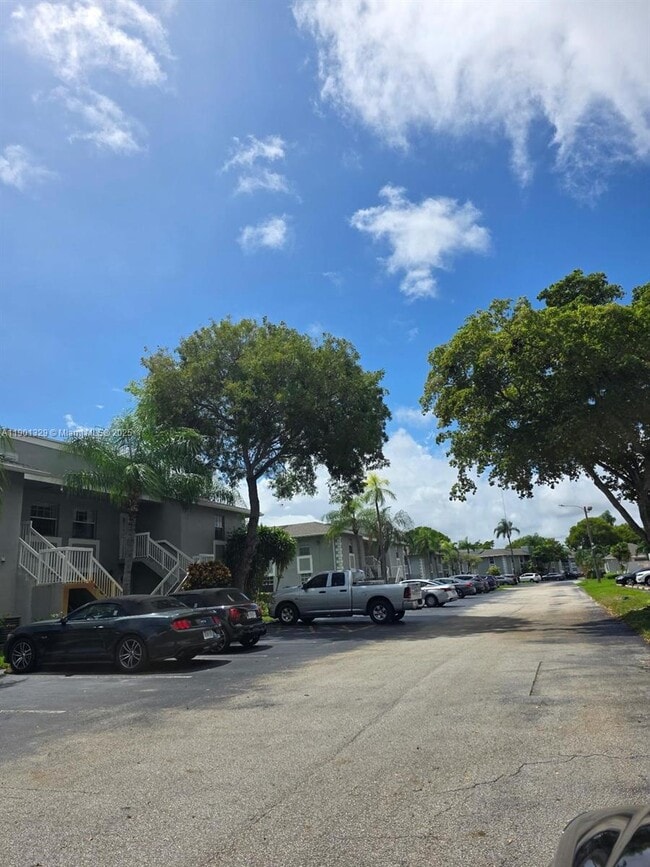 Foto del edificio - 438 NE 210th Cir Terrace
