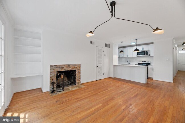 Foto del edificio - 2512 East Pl NW