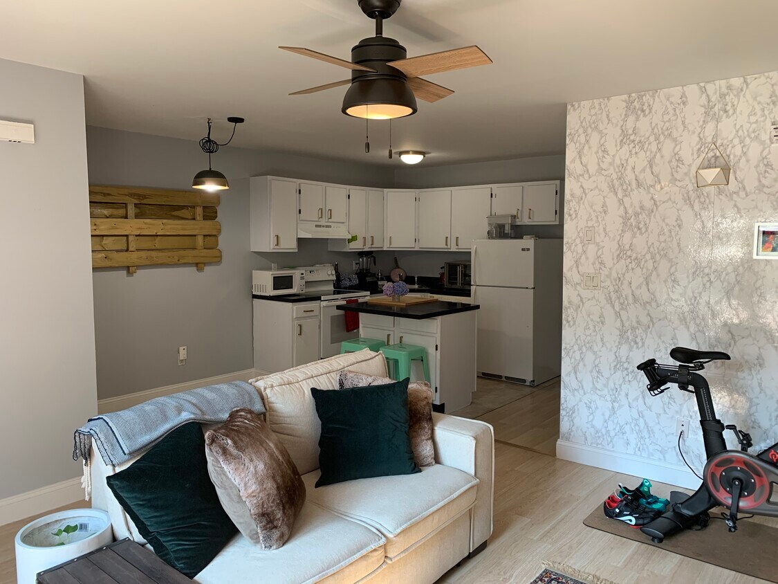 77 Liberty St Unit 31, Little Ferry, NJ 07643 Condo for Rent in Little Ferry, NJ