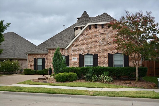 Building Photo - 5520 Bentrose Dr