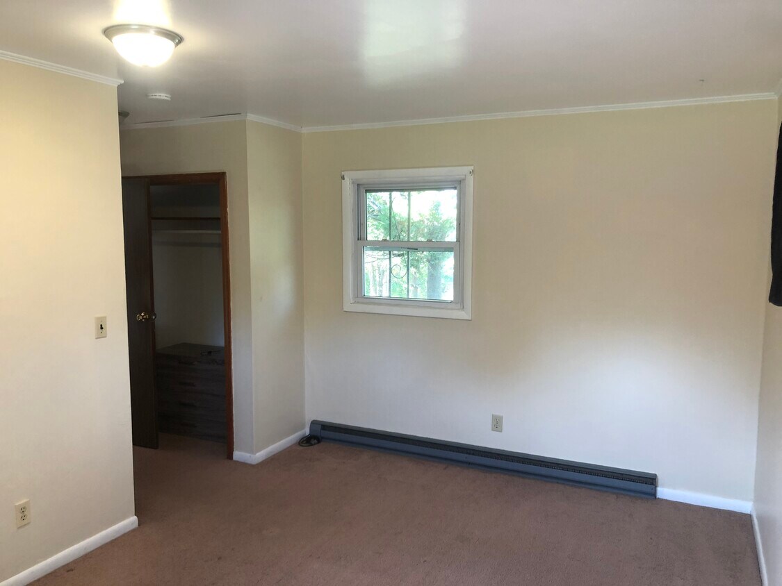 Bedroom - 6659 NY-32