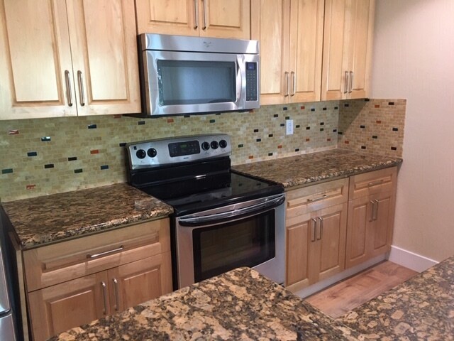 Building Photo - 2027 Ascot Dr