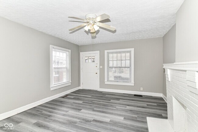 Foto del edificio - 3041 Broadway St