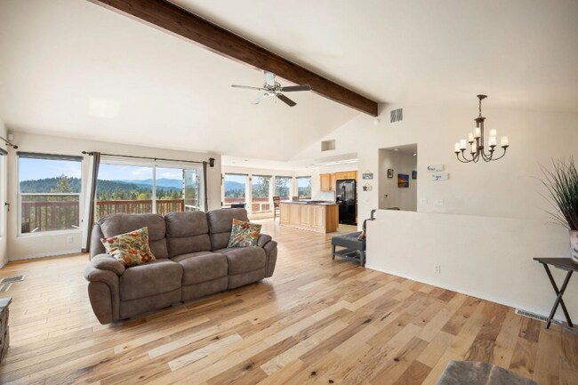 Foto del edificio - 2680 E Fernan Hill Rd