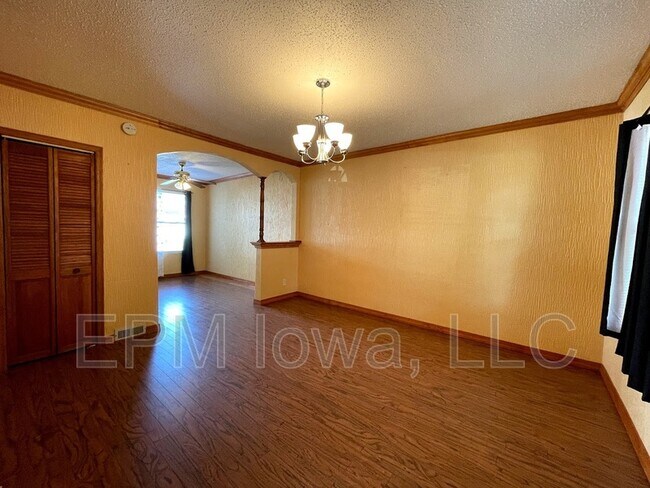 Building Photo - 420 Oaklawn Ave