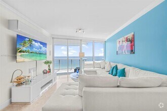 Building Photo - 17001 Collins Ave