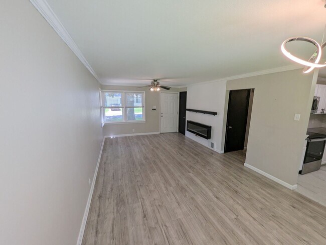 Building Photo - Bellefontaine Bliss