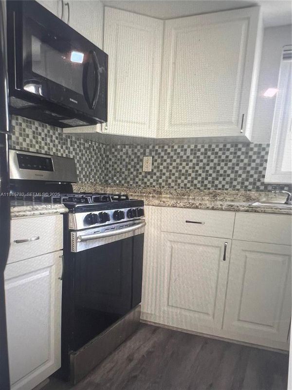 Building Photo - 6877 NW 30th St