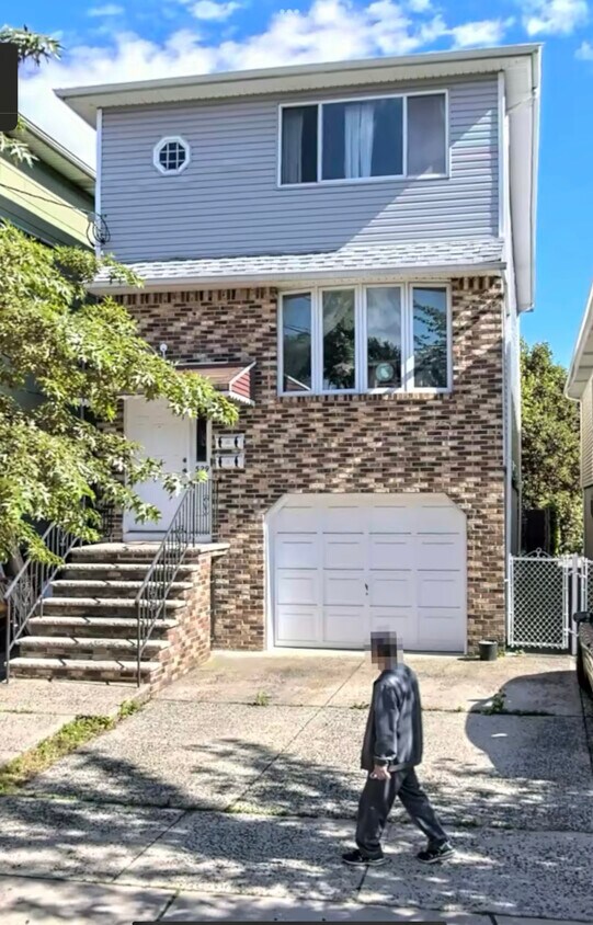 Primary Photo - 529 Cross St