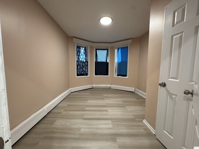 86 Bostwick Ave 1A - 95 Bostwick Ave