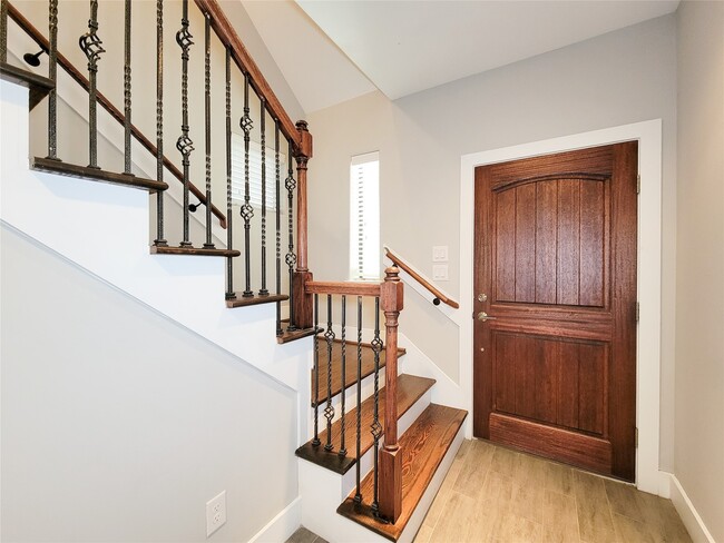 Building Photo - 1424 Wilson St