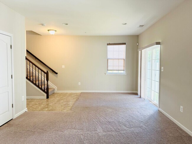 Foto del edificio - Middle River Townhome for rent beginning A...