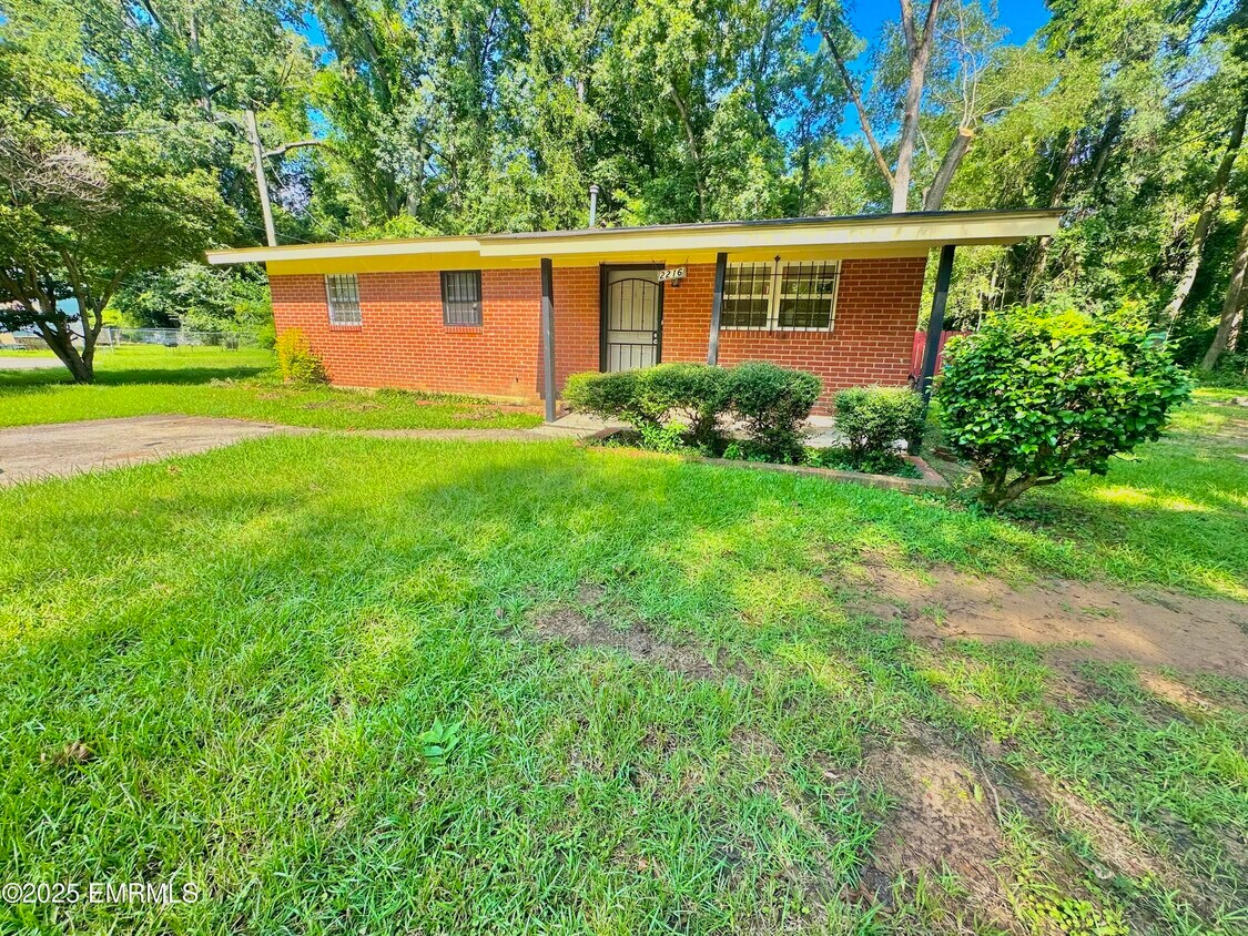 Foto principal - 2216 32nd Ave