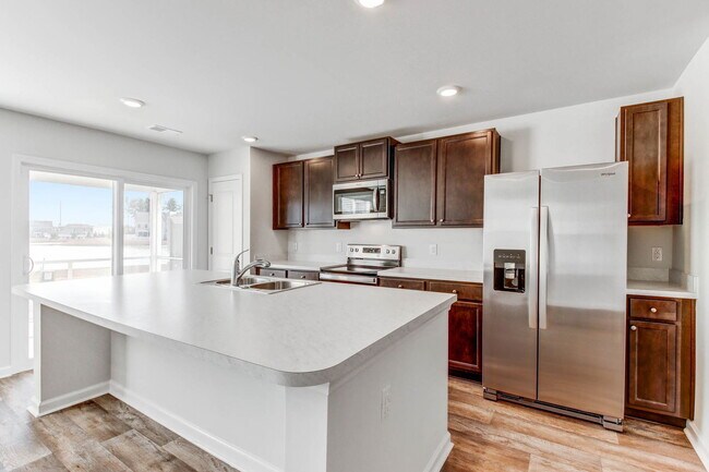 Building Photo - 700 Hilchot Dr